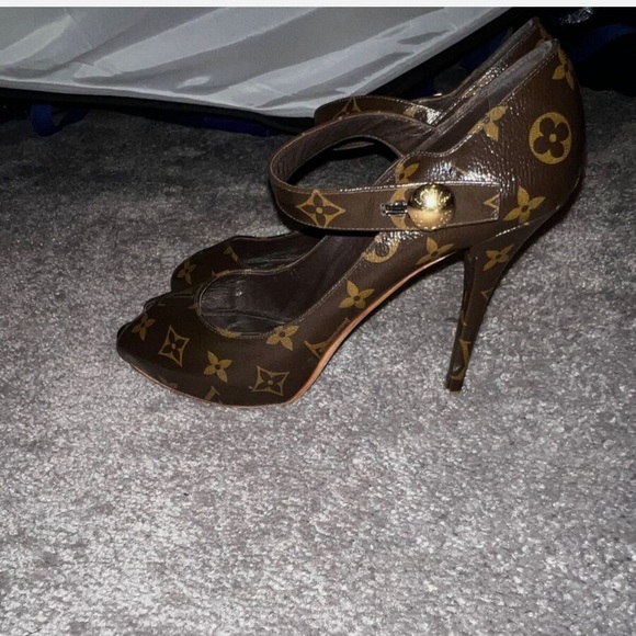 Louis Vuitton Brown Monogram Heels - Picture 1 of 7